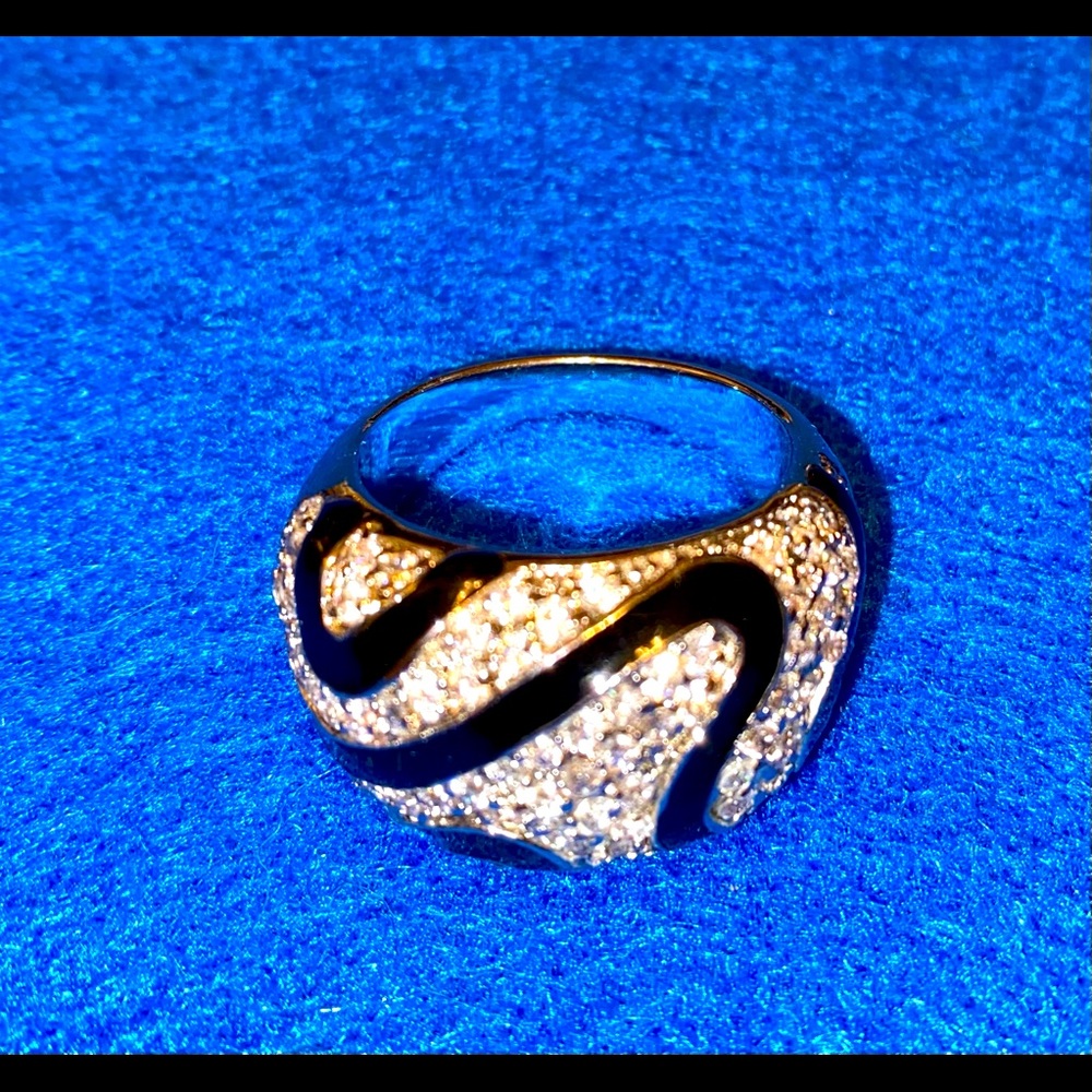 Blingy Silver Dome Ring with Rhinestones and Black Enamel Detail. Sz 9.5